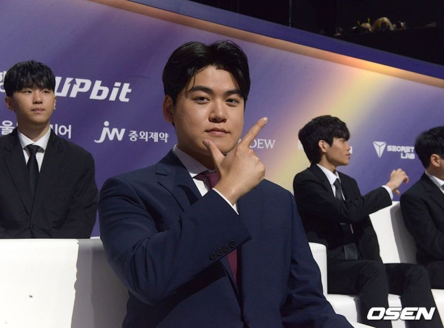 Gumayusi：我想让我效力的HLE成为最强的队伍！最难忘三连冠+FMVP