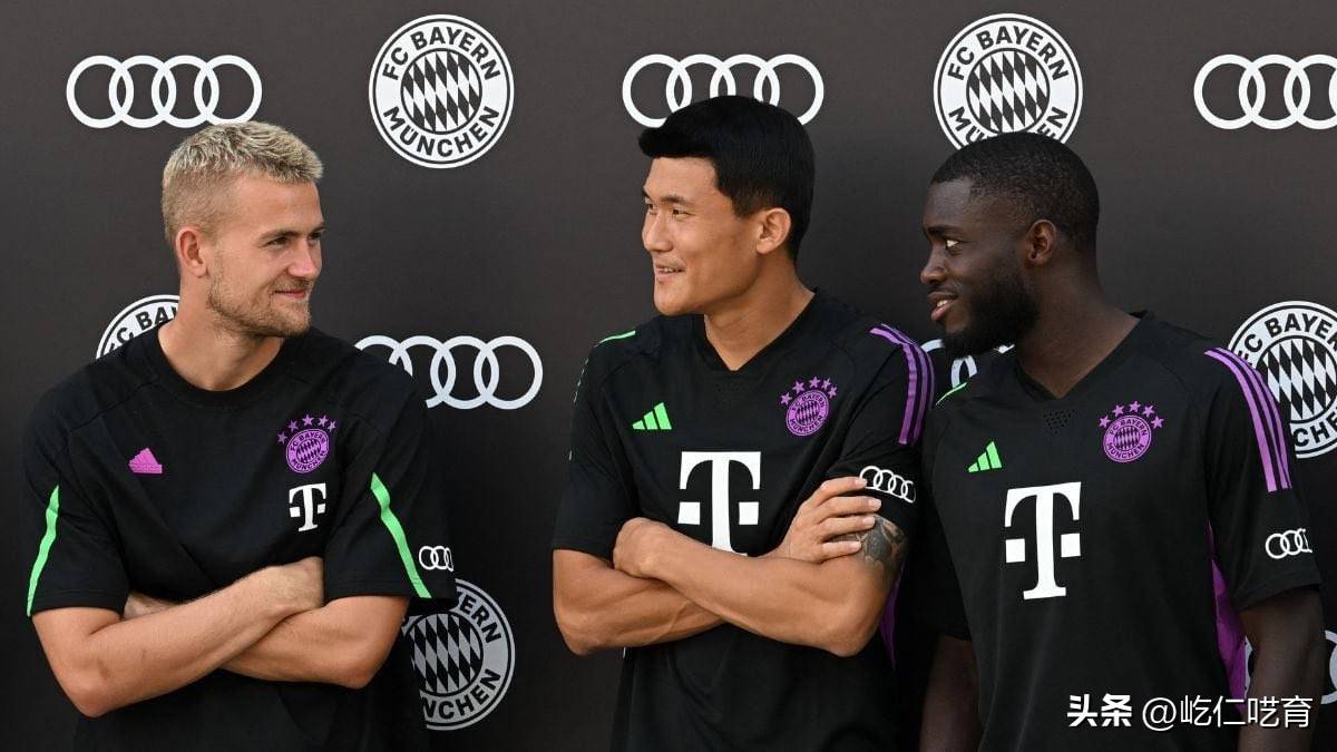 腿太细裤子太宽无疑不好搭配，韩国中卫金玟哉和拜仁就是这个道理